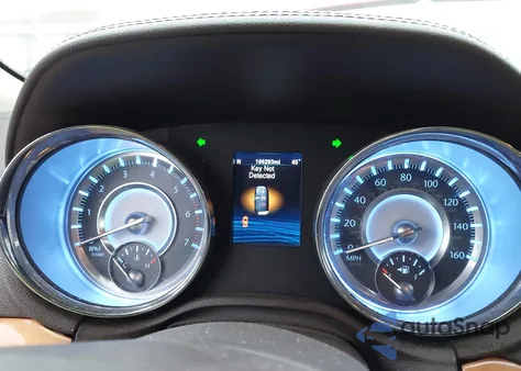 2013 Chrysler 300C Awd z USA, uszkodzony, nr VIN 2C3CCAKT6DH645372